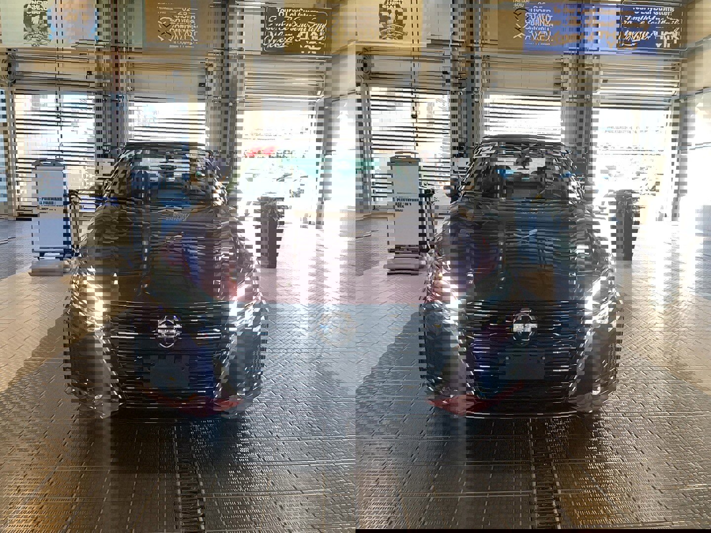 Used 2024 Nissan Altima 2.5 SV image 2