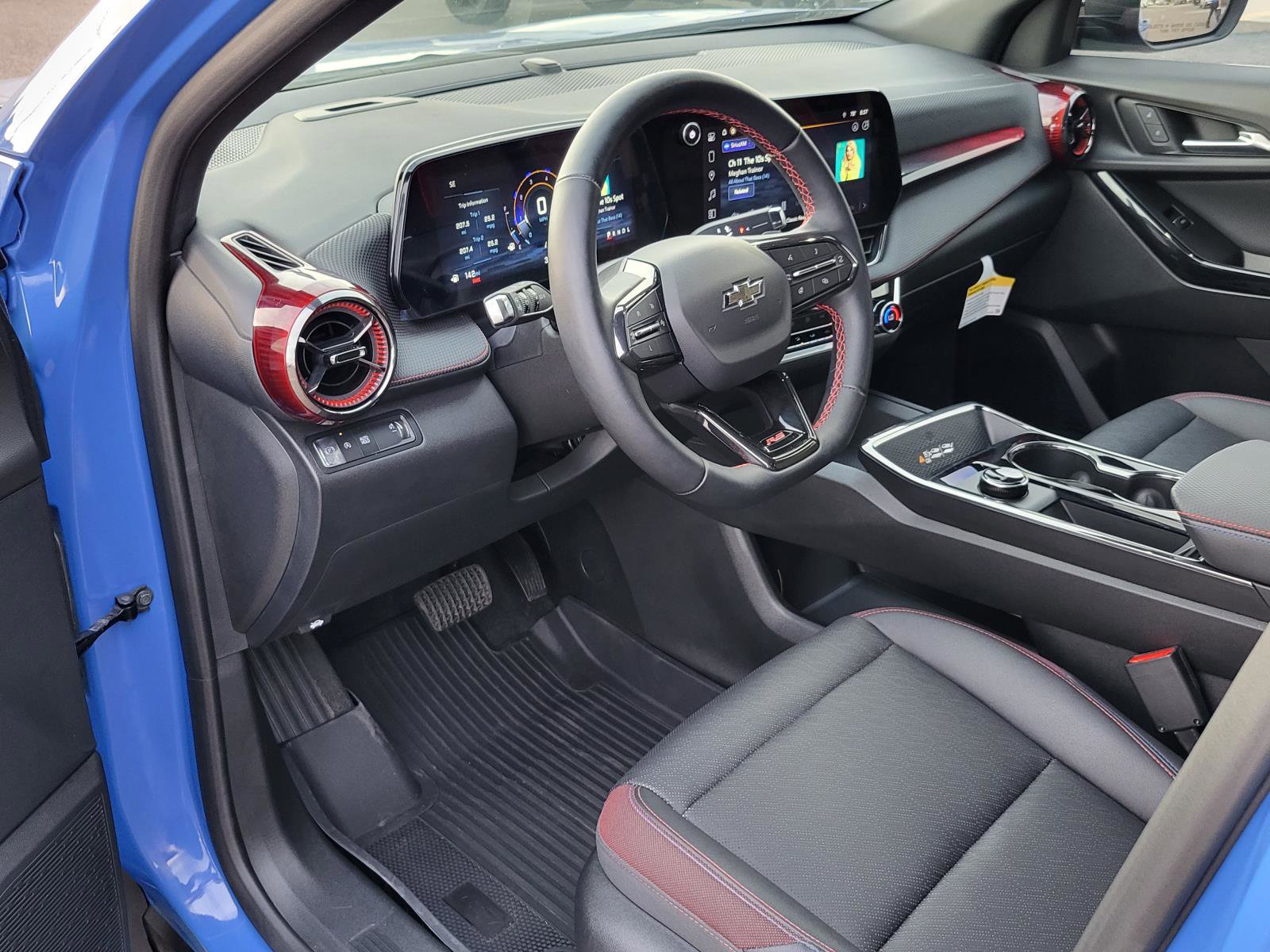 Used 2025 Chevrolet Equinox RS w/ Safety and Technology Package image 16