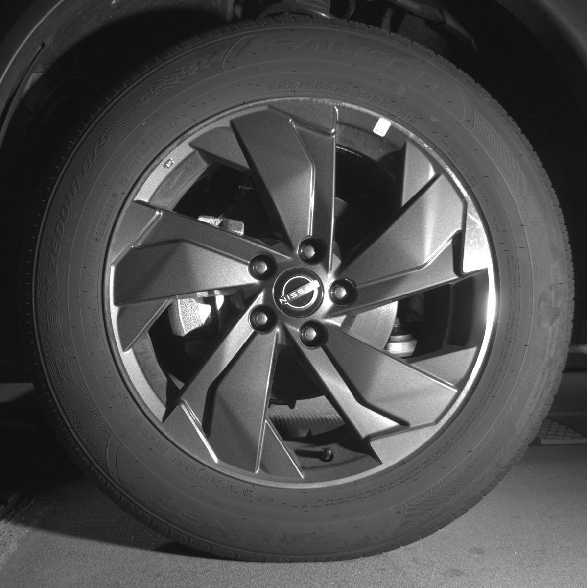 Used 2025 Nissan Rogue SV image 12