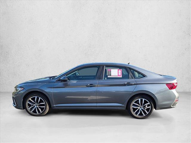 Used 2025 Volkswagen Jetta SE FWD image 9