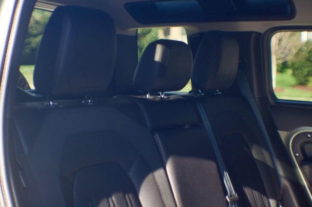 Used 2020 Land Rover Defender 110 SE image 50