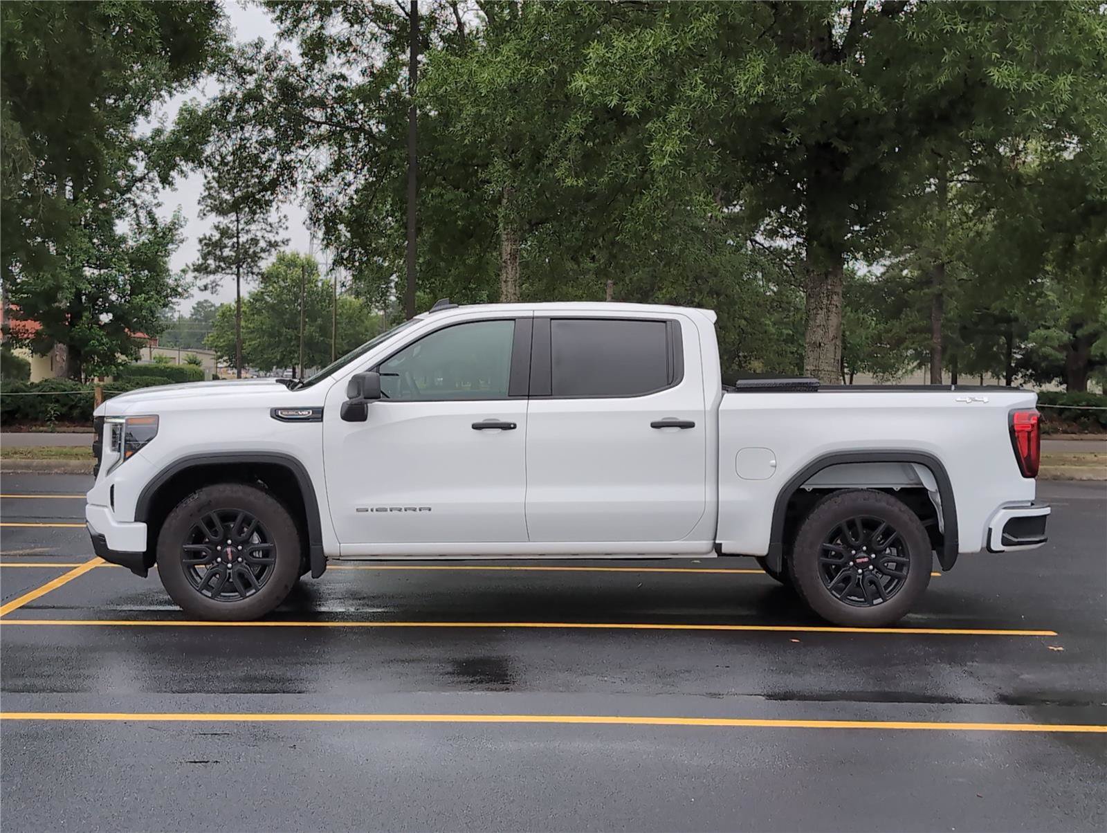Used 2025 GMC Sierra 1500 Pro w/ Graphite Edition AWD/4WD image 2