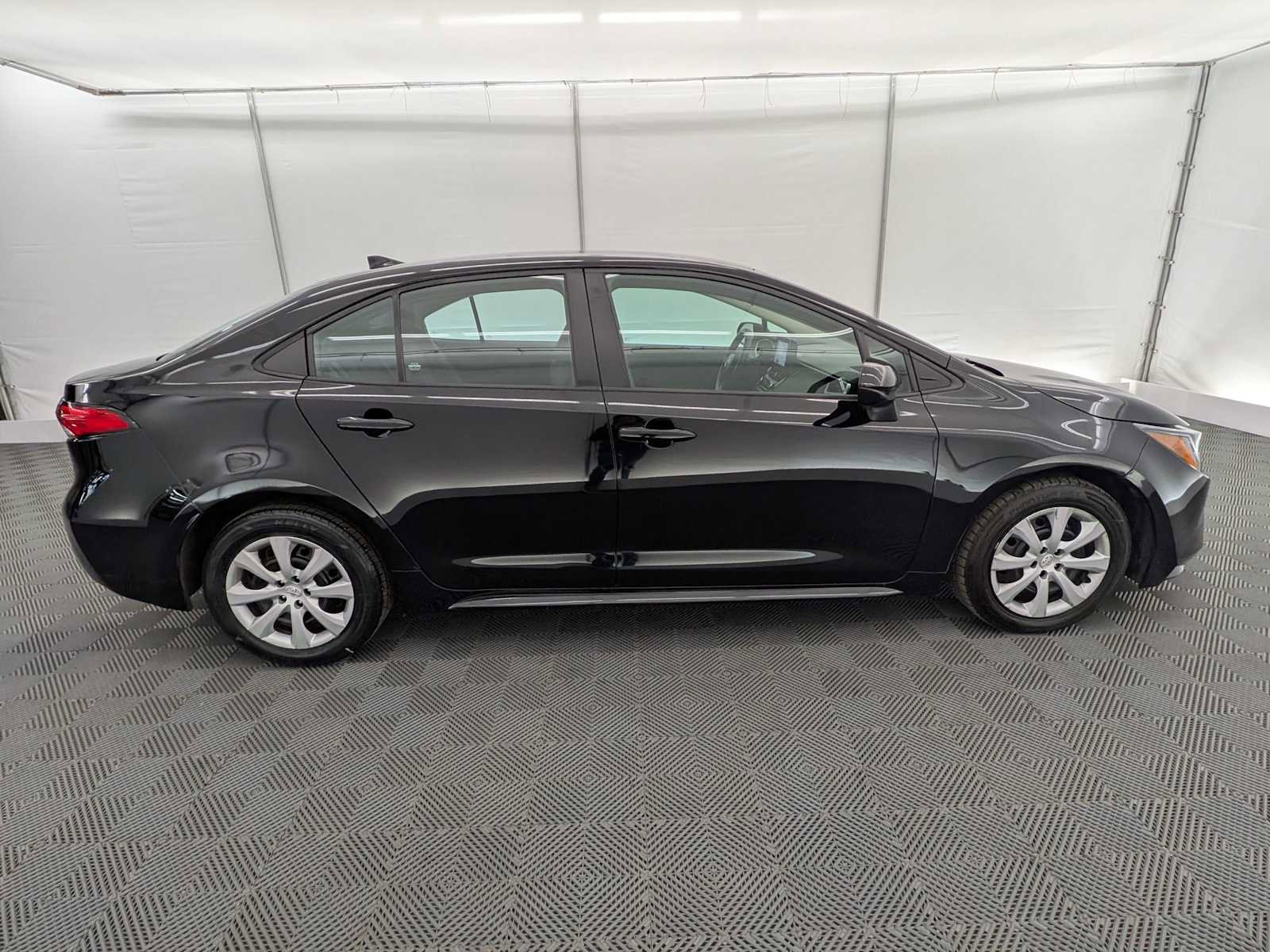 Used 2024 Toyota Corolla LE FWD image 7