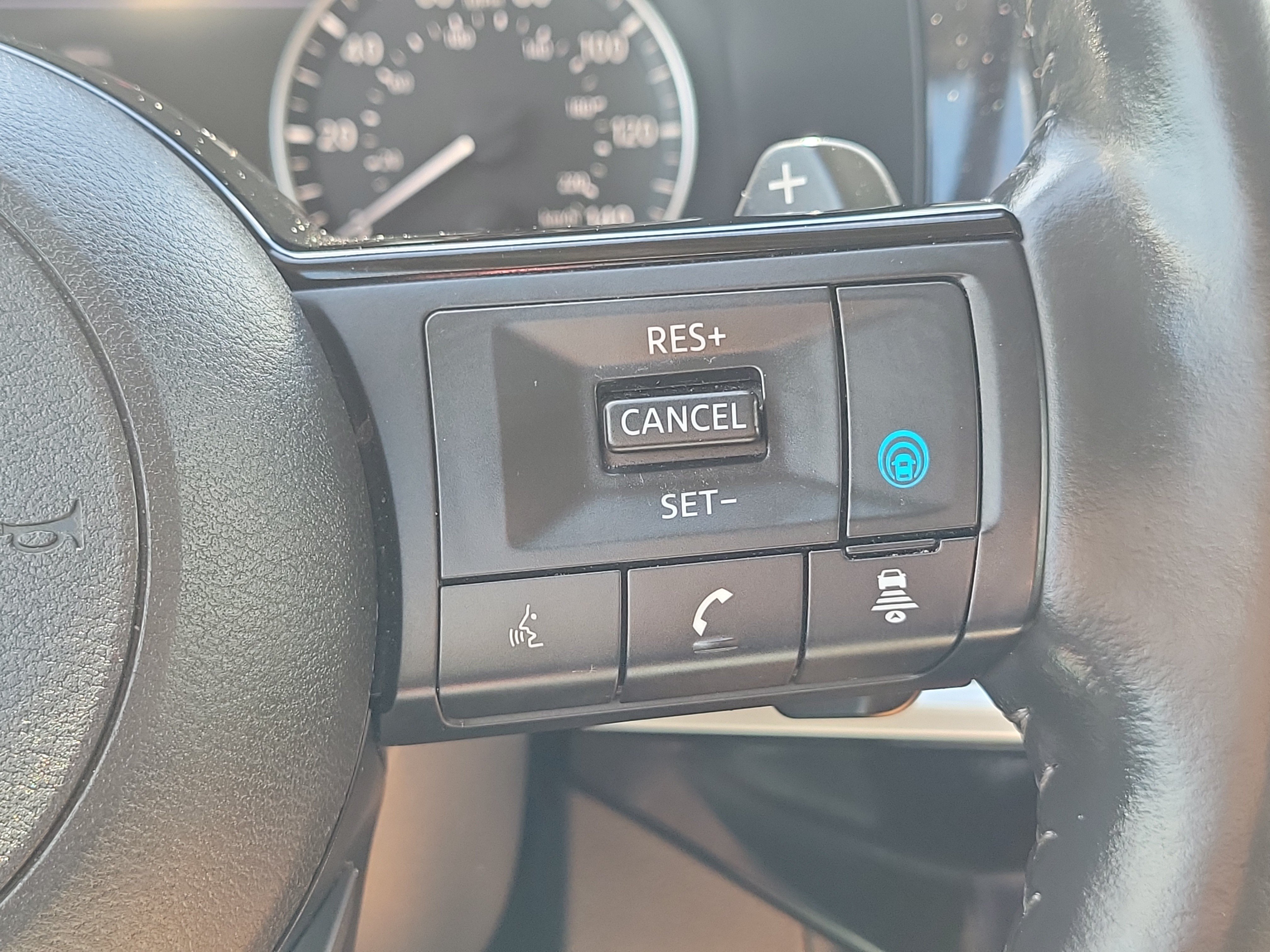Used 2022 Nissan Pathfinder SL FWD image 21