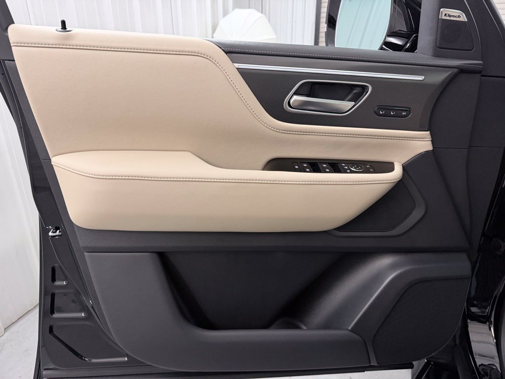 Used 2026 INFINITI QX80 Pure w/ Cargo Package RWD image 12