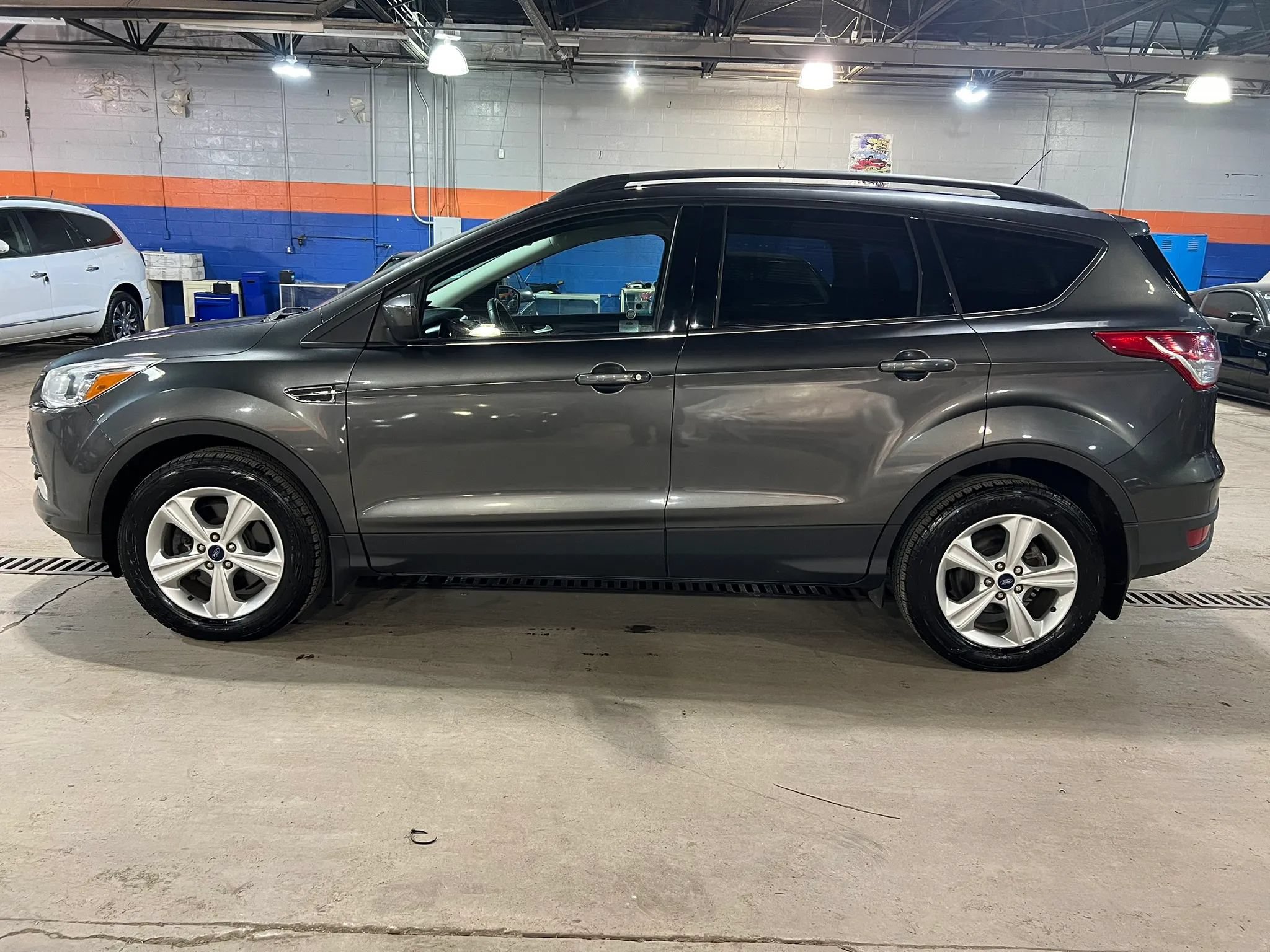 Used 2016 Ford Escape SE w/ Cargo Utility Package AWD/4WD image 6