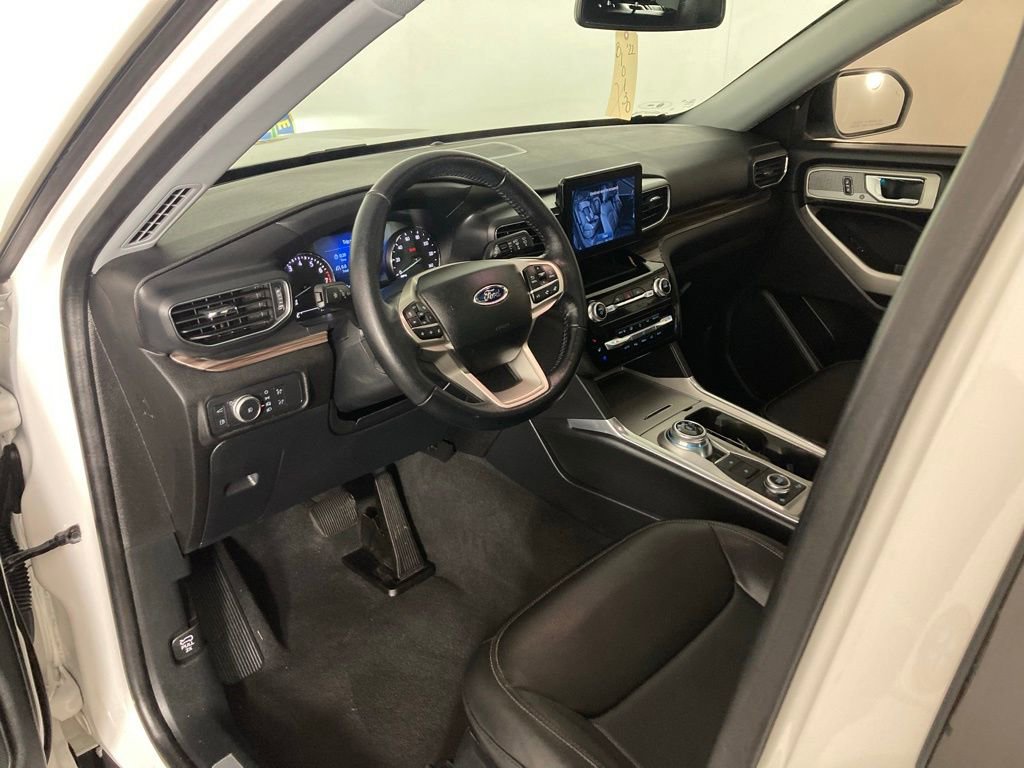 Used 2022 Ford Explorer Limited image 13