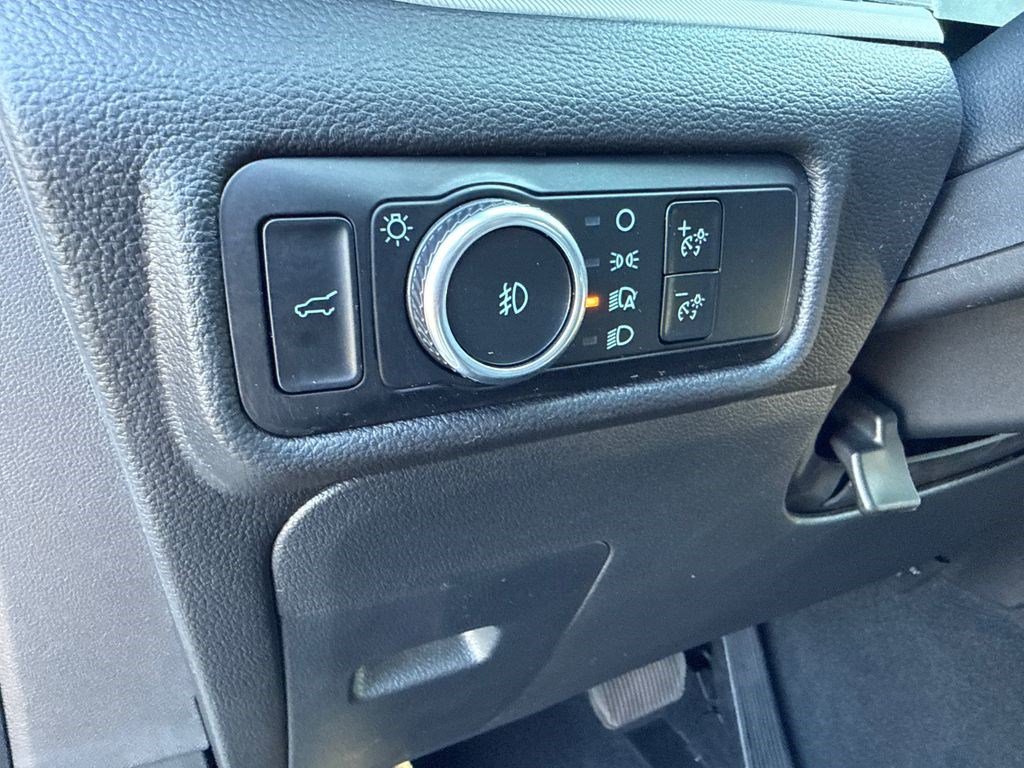 Used 2023 Ford Explorer XLT w/ Equipment Group 202A image 24