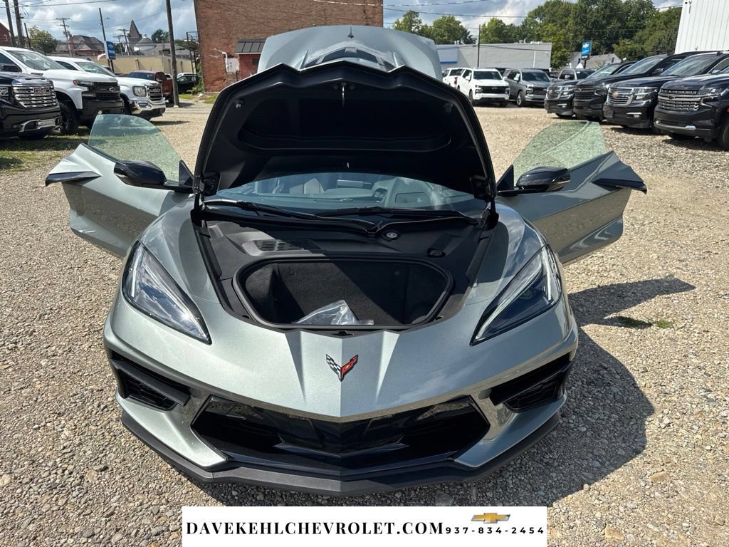 Used 2024 Chevrolet Corvette Stingray Coupe w/ Z51 Performance Package RWD image 33