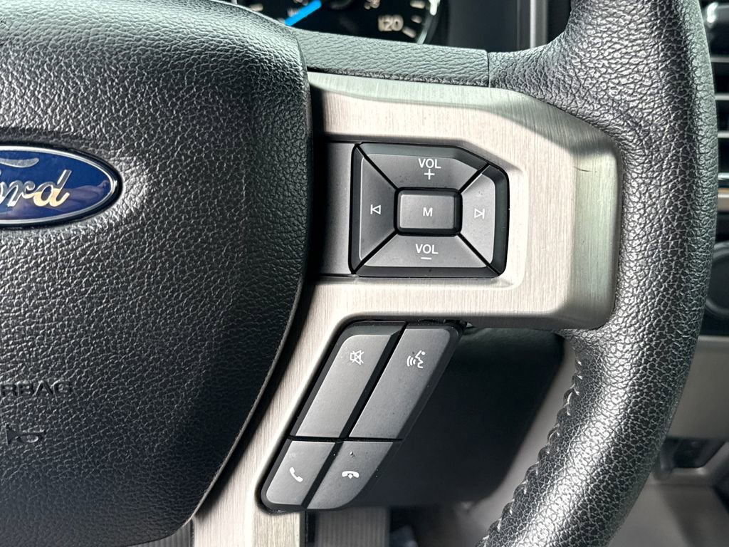 Used 2015 Ford F150 Platinum w/ Equipment Group 701A Luxury AWD/4WD image 16