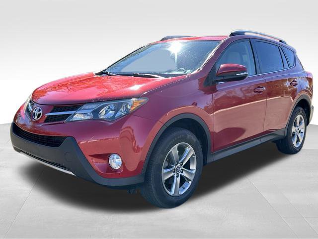 Used 2015 Toyota RAV4 XLE w/ Four Season Floor Mat Package AWD/4WD image 1