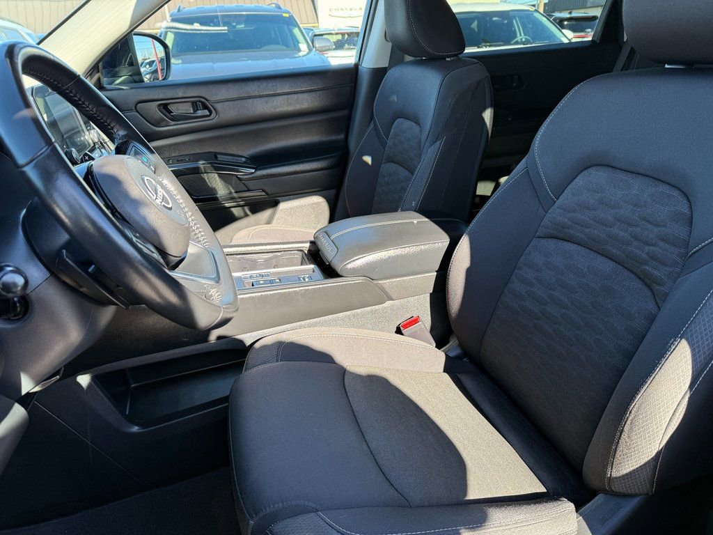 Used 2023 Nissan Pathfinder SV FWD image 22