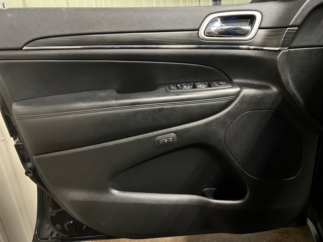 Used 2022 Jeep Grand Cherokee Limited image 12