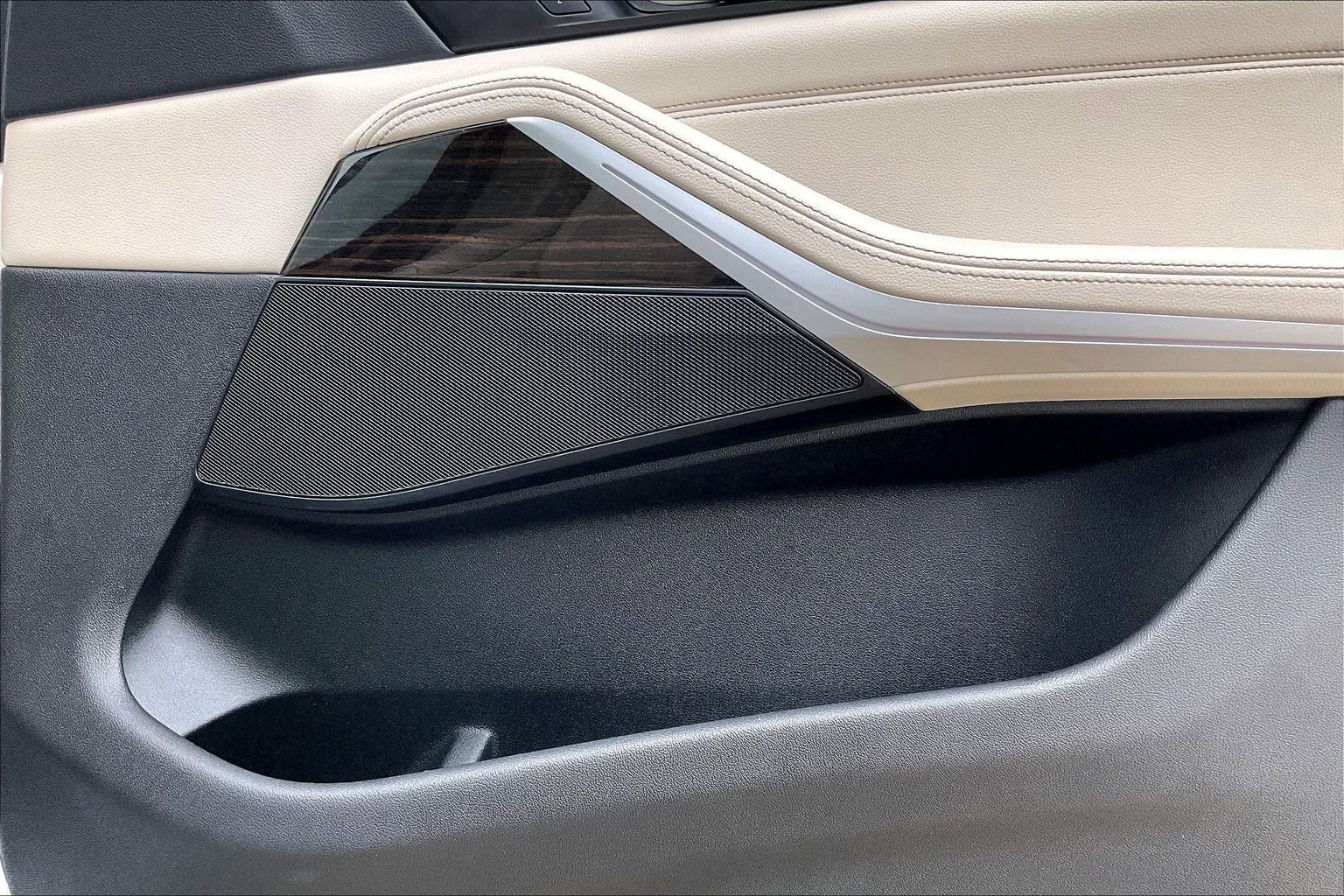 Used 2020 BMW X5 xDrive40i w/ Premium Package image 21