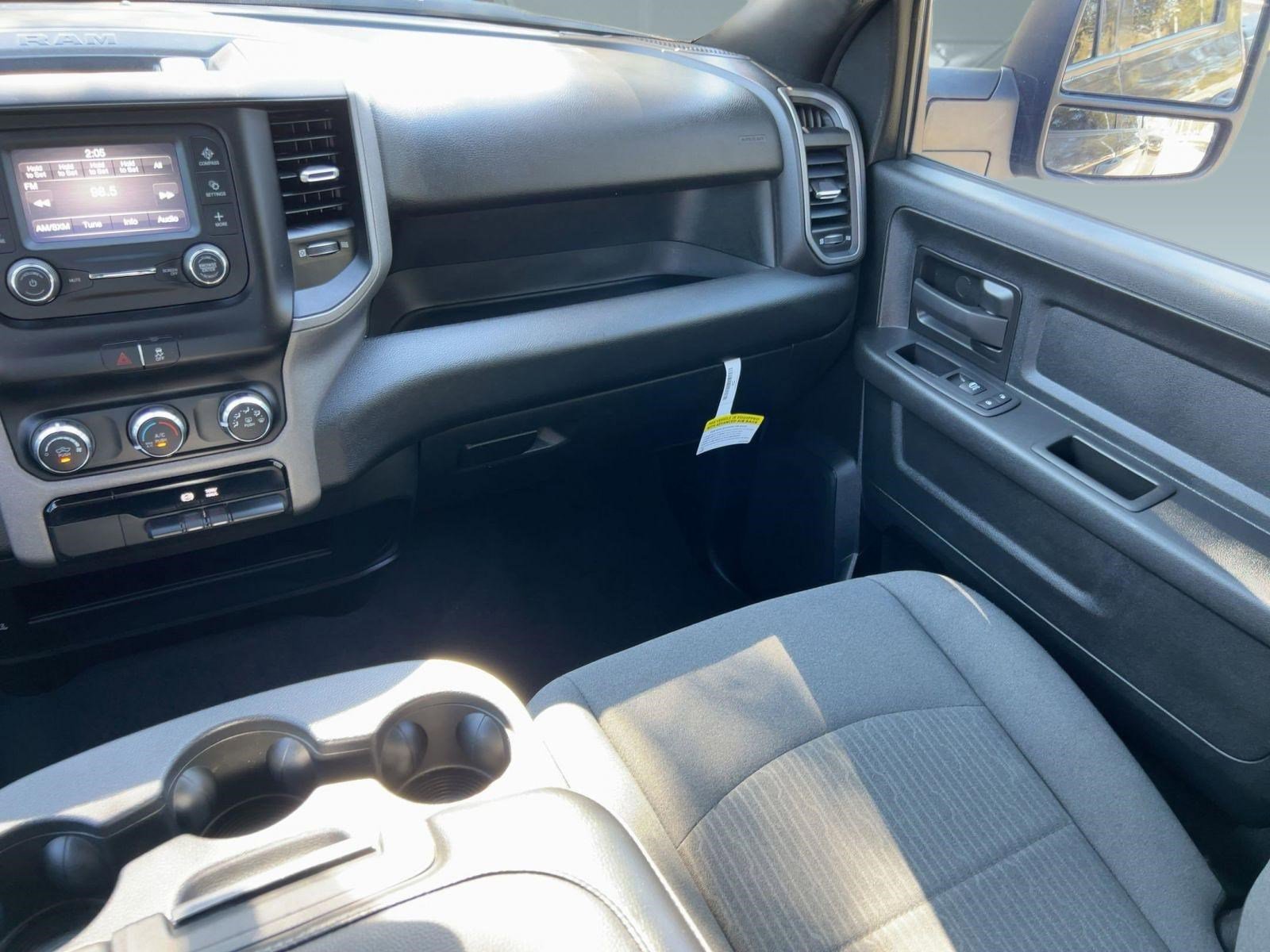 Used 2024 RAM 3500 Tradesman w/ Chrome Appearance Group image 29