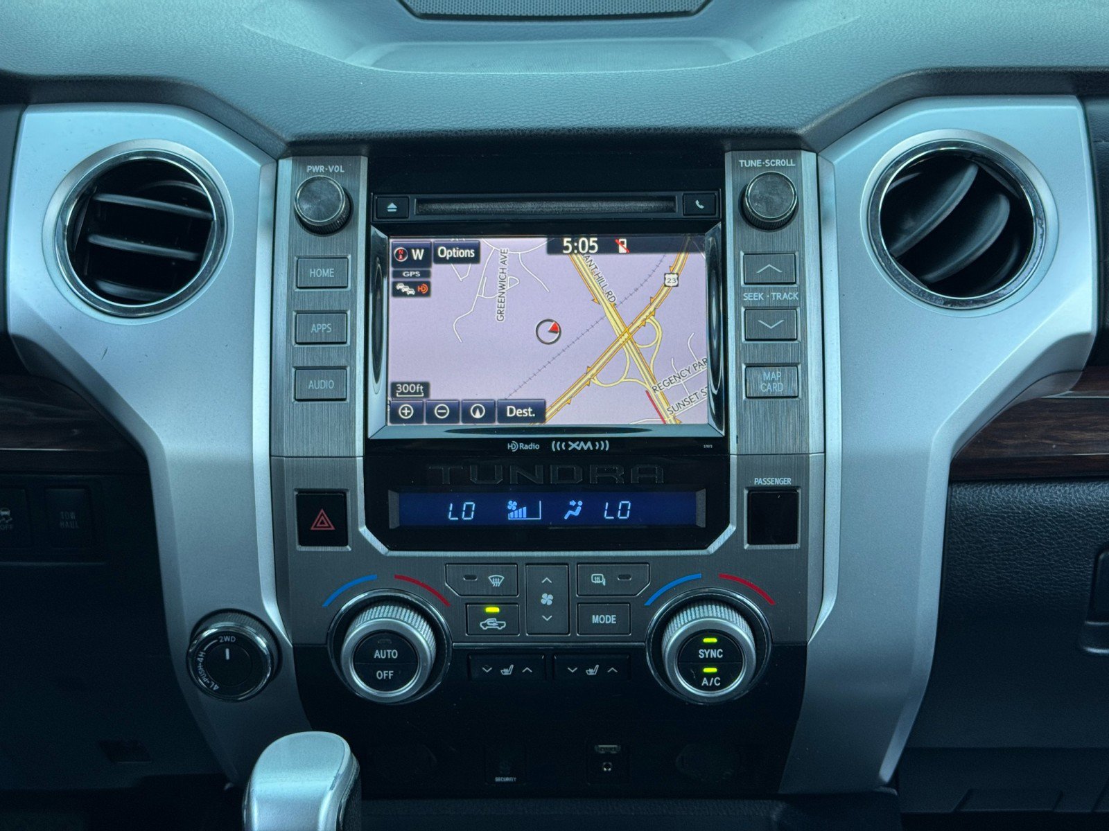 Used 2015 Toyota Tundra Limited w/ Limited Premium Package image 22