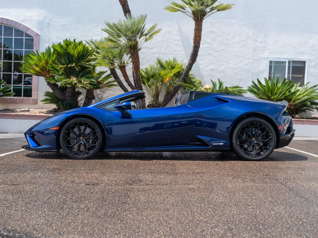 Used 2023 Lamborghini Huracan EVO RWD image 18