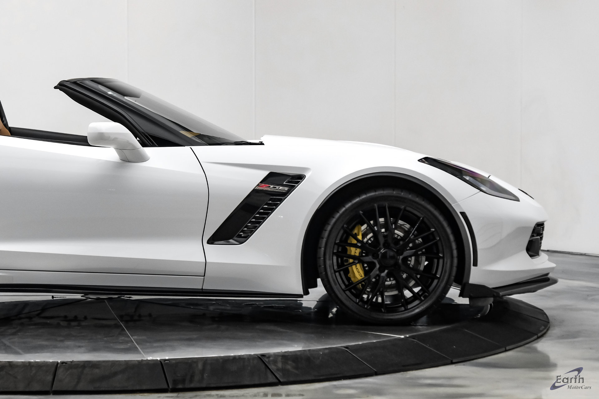 Used 2016 Chevrolet Corvette Z06 w/ 2LZ Preferred Equipment Group RWD image 28