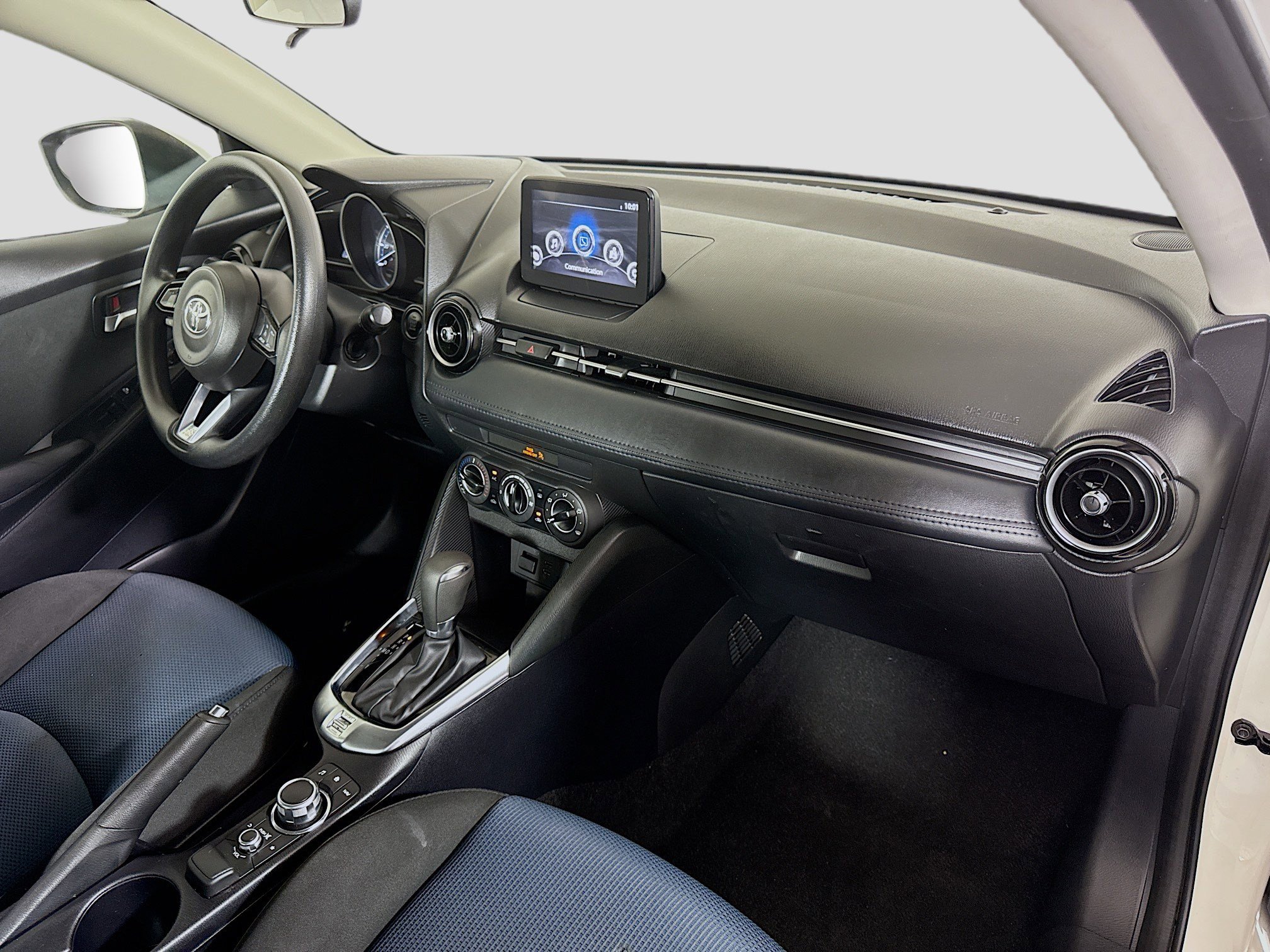 Used 2019 Toyota Yaris LE image 30