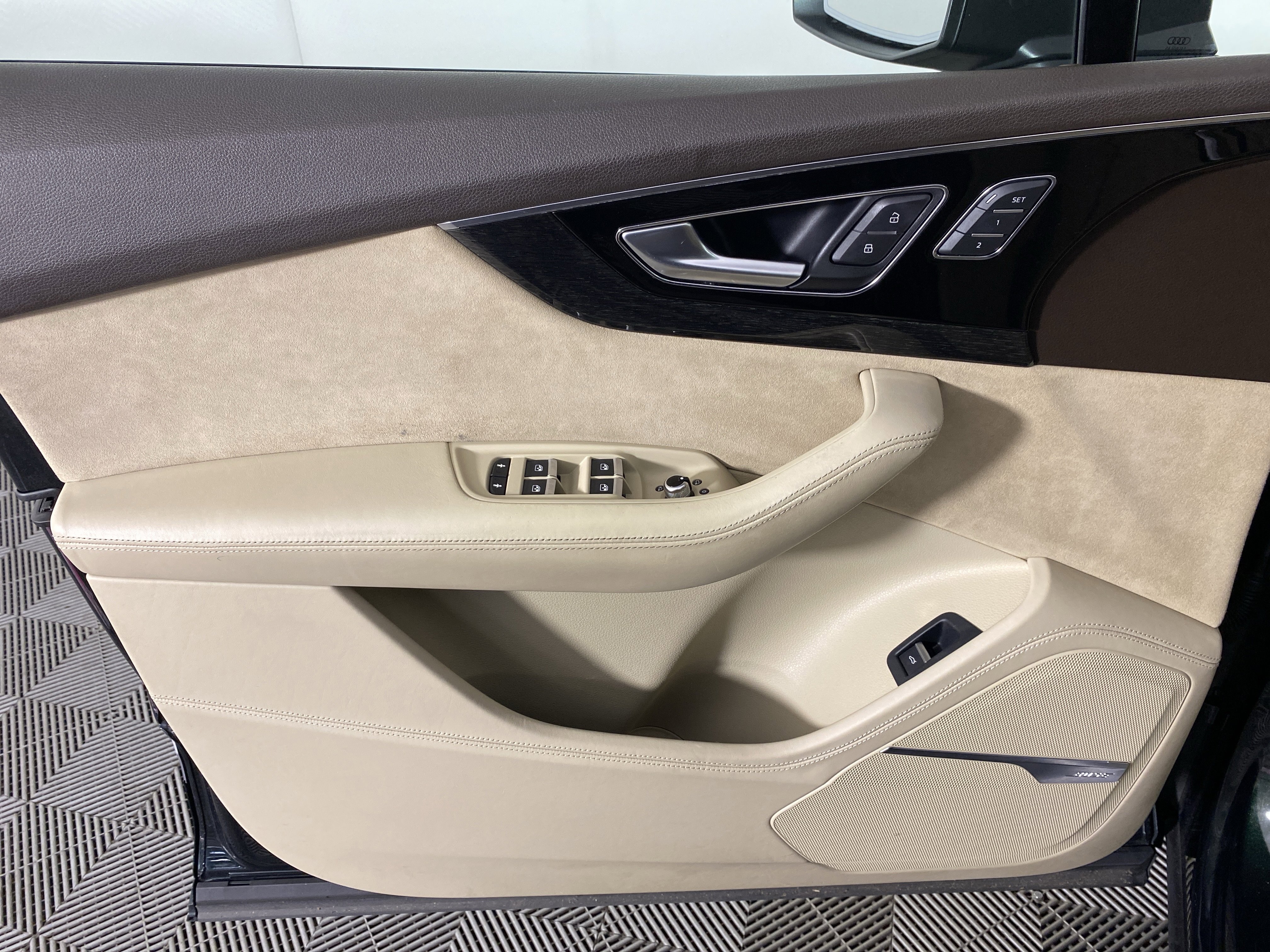 Used 2019 Audi Q7 3.0T Prestige image 14