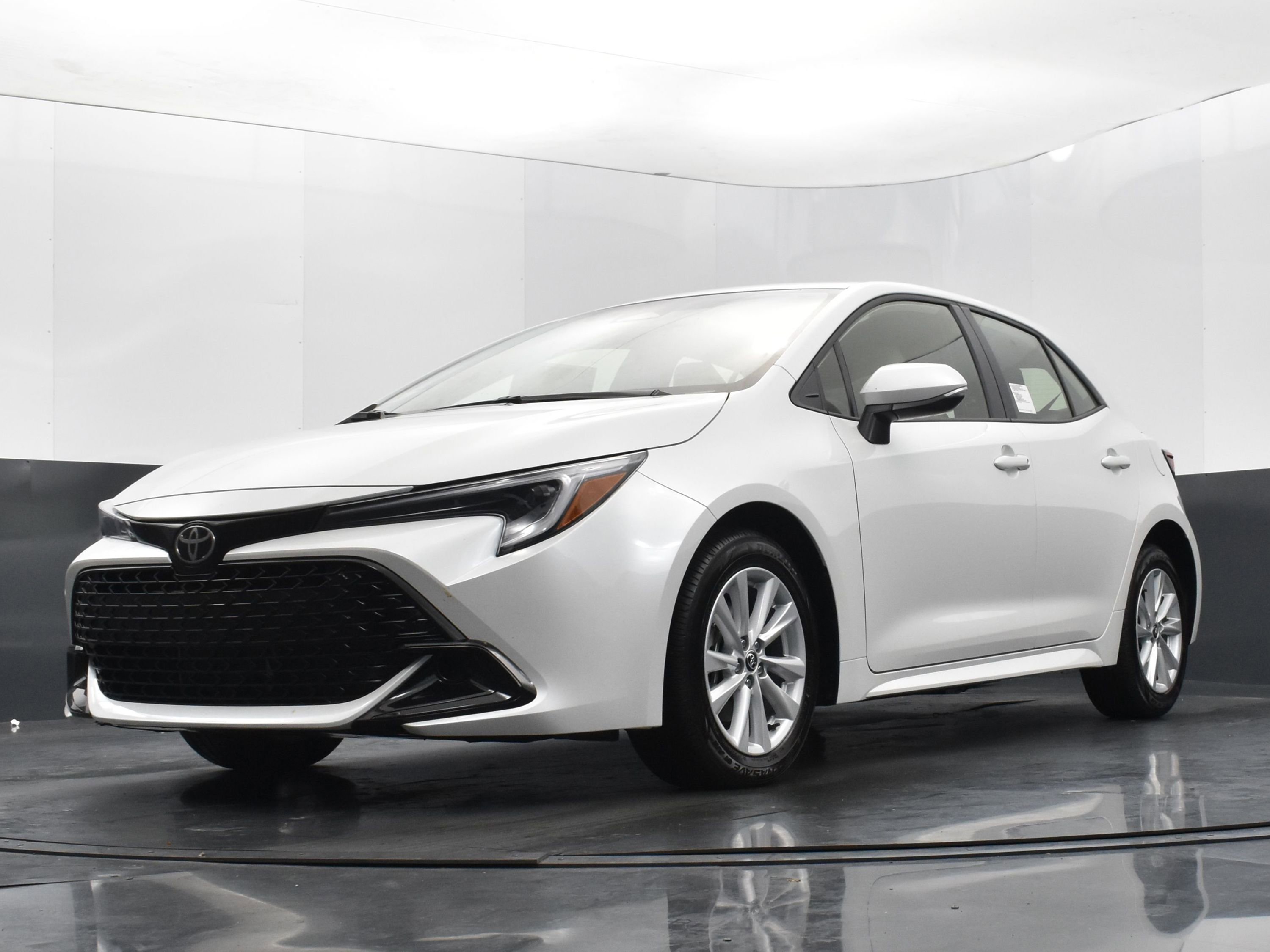 Used 2025 Toyota Corolla SE image 36