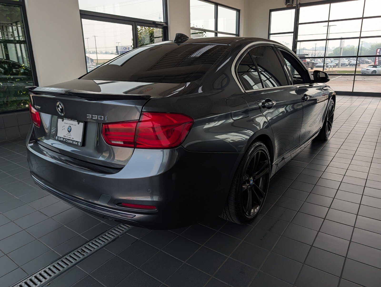 Used 2017 BMW 330i xDrive Sedan AWD/4WD image 2