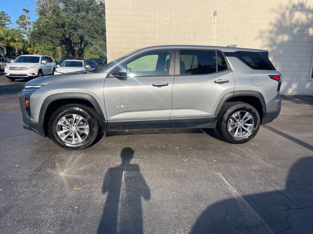 Used 2026 Chevrolet Equinox LT FWD image 2