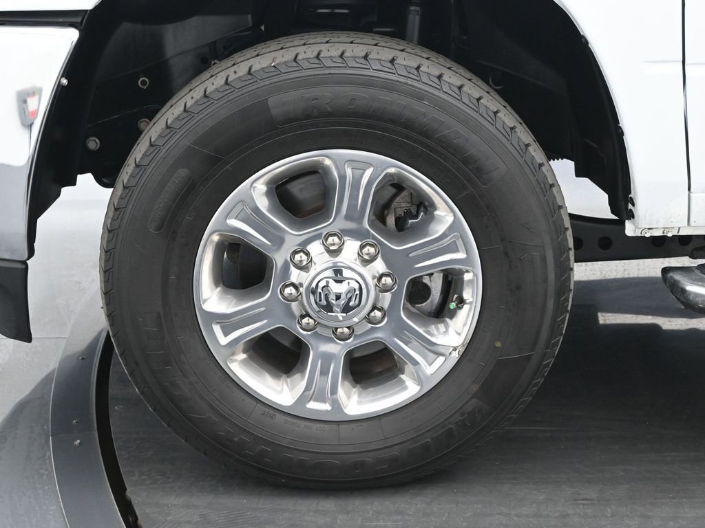 Used 2024 RAM 3500 Big Horn image 24