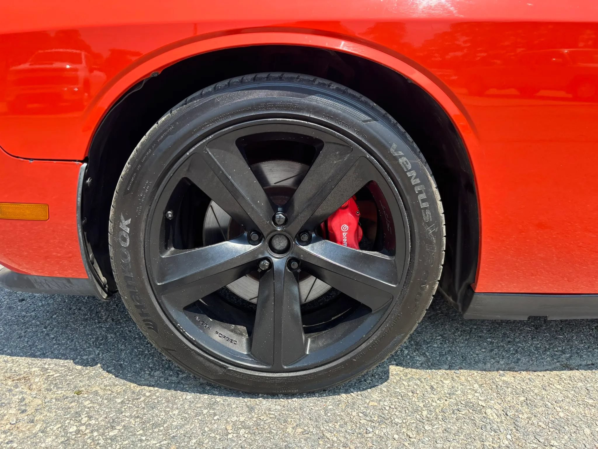 Used 2009 Dodge Challenger SRT8 w/ SRT Option Group II RWD image 10