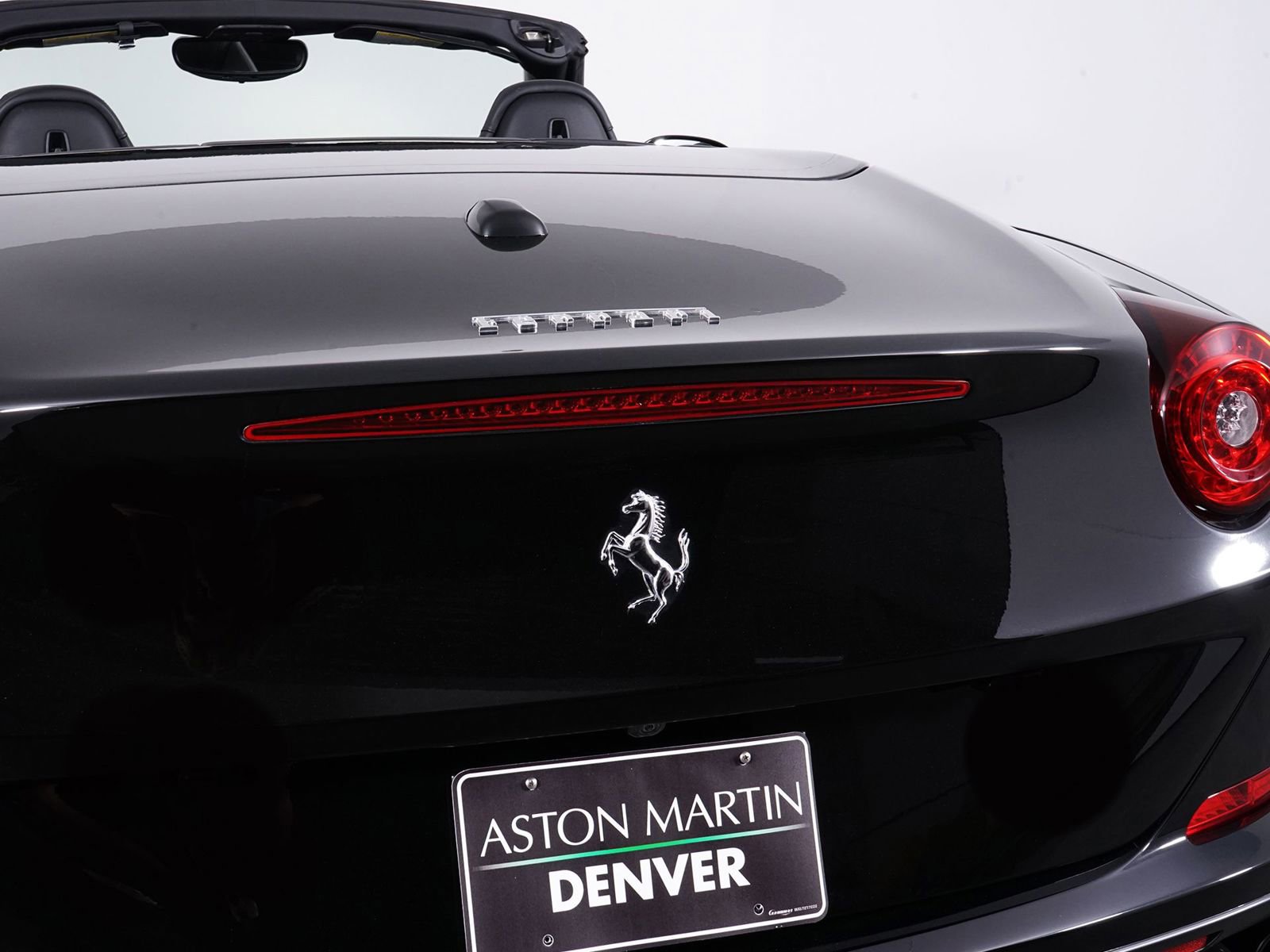 Used 2016 Ferrari California T image 21