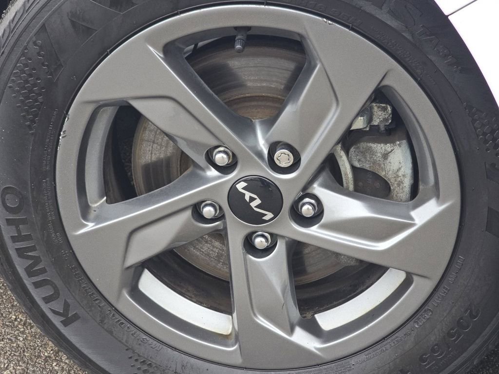Used 2023 Kia K5 LXS image 7