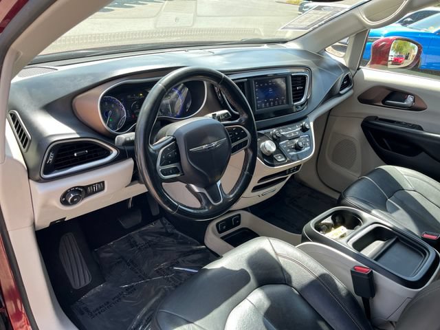 Used 2019 Chrysler Pacifica Touring-L FWD image 4