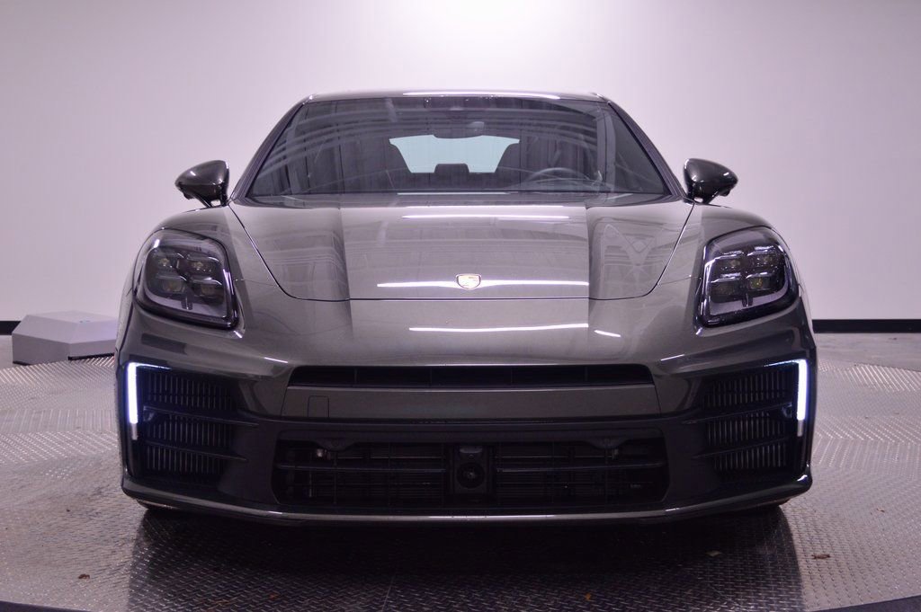 Certified 2025 Porsche Panamera 4 image 8
