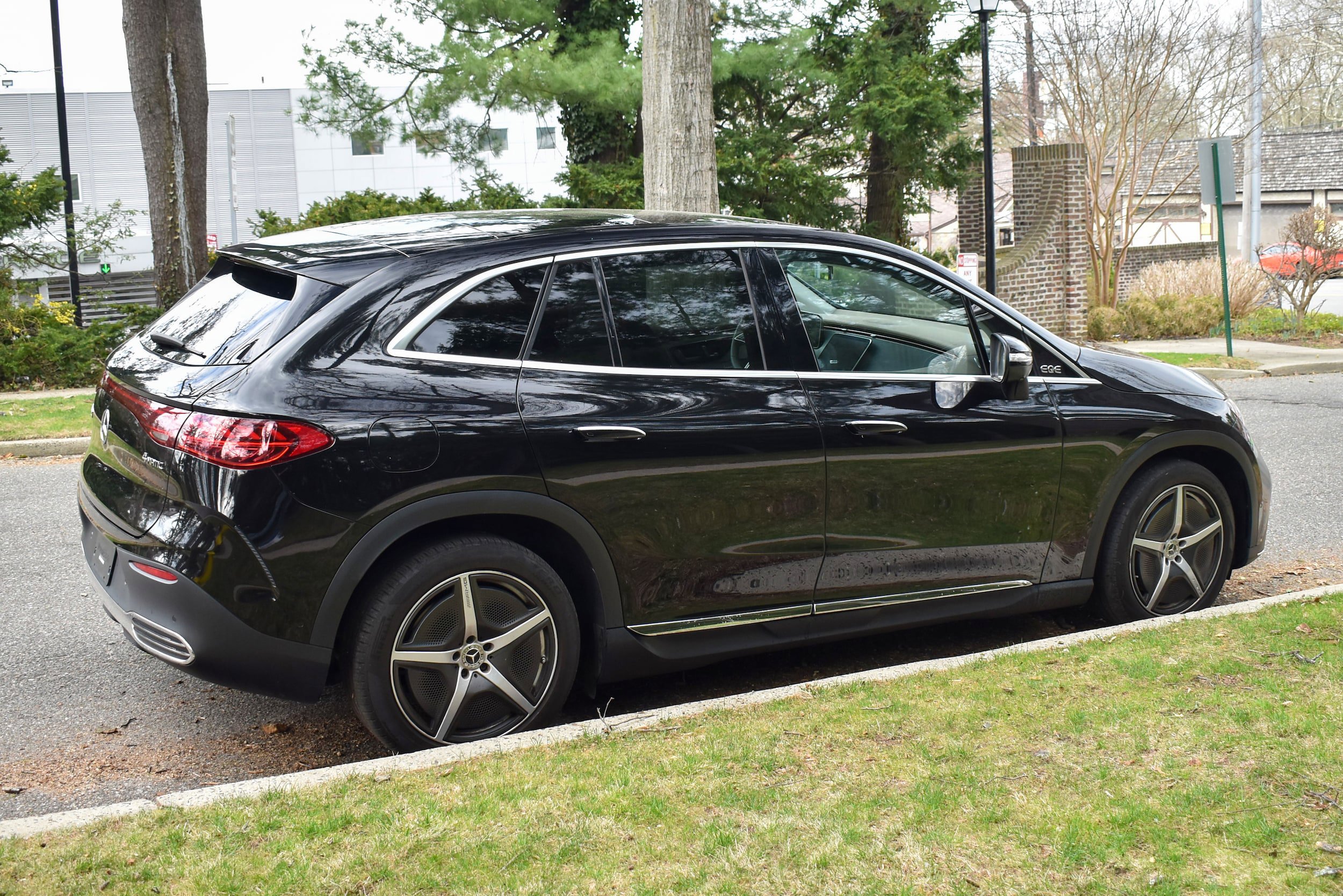 Used 2023 Mercedes-Benz EQE 500 4MATIC SUV image 8