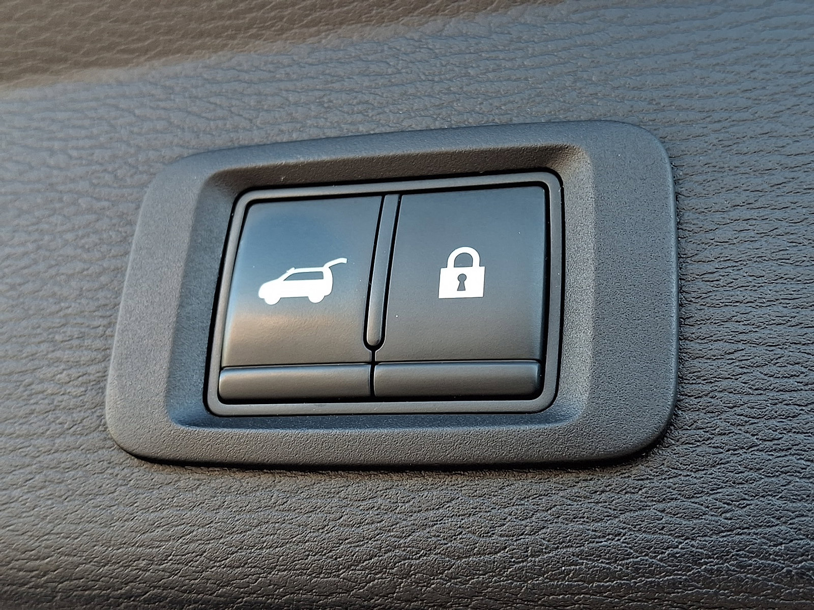 Used 2022 Mitsubishi Outlander SE image 31