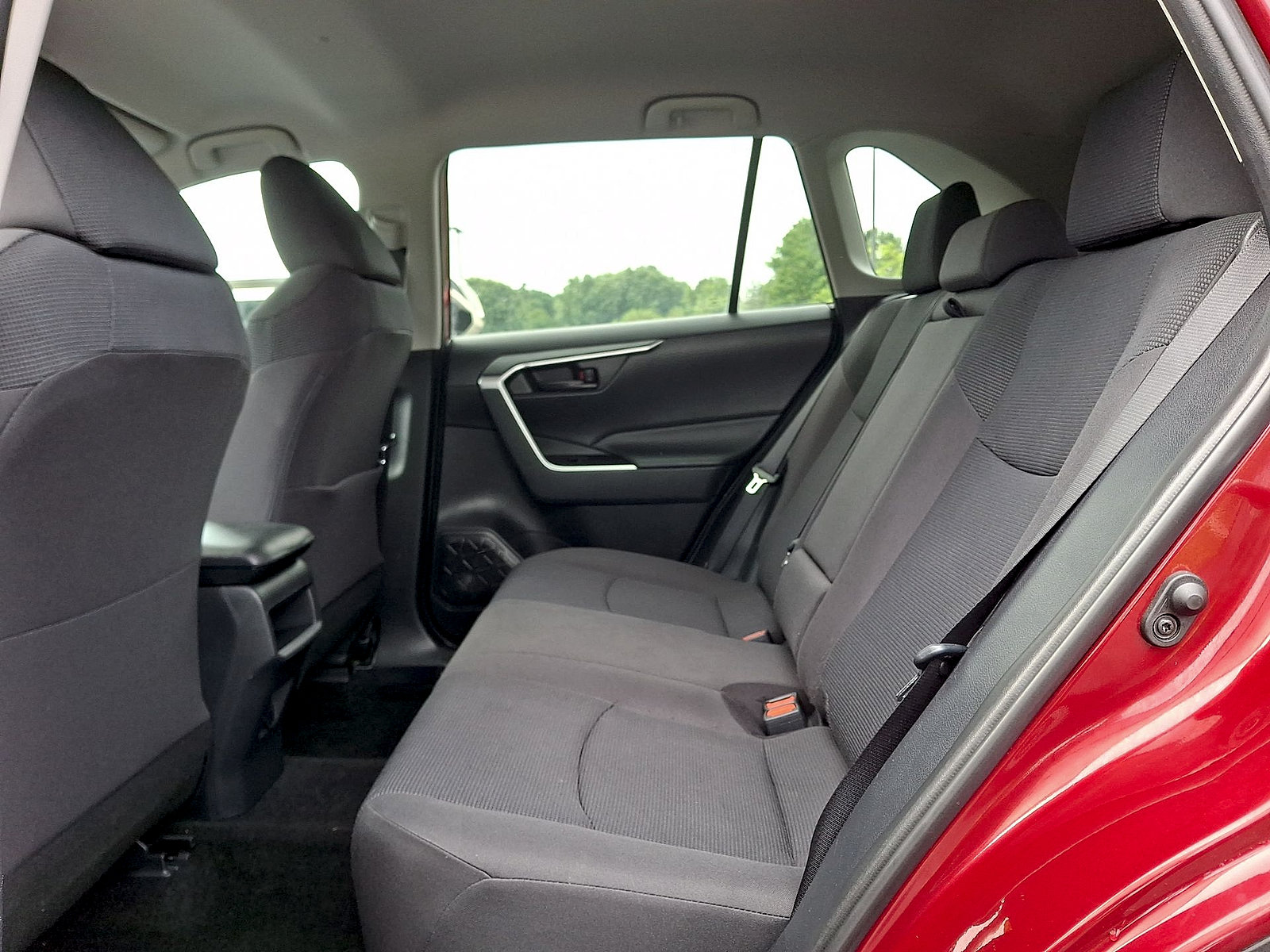 Used 2019 Toyota RAV4 LE w/ All Weather Liner Package AWD/4WD image 19