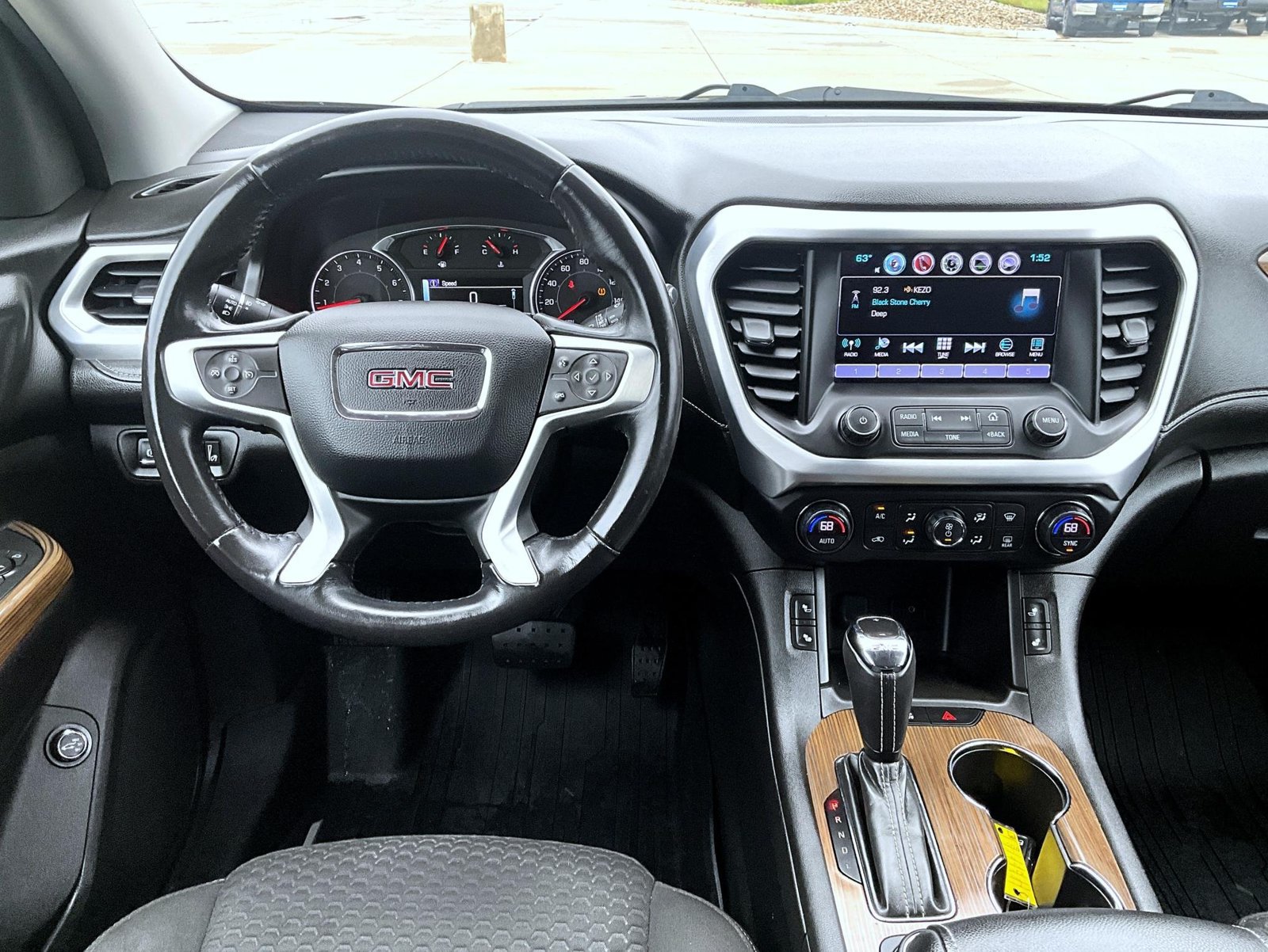 Used 2017 GMC Acadia SLE FWD image 13