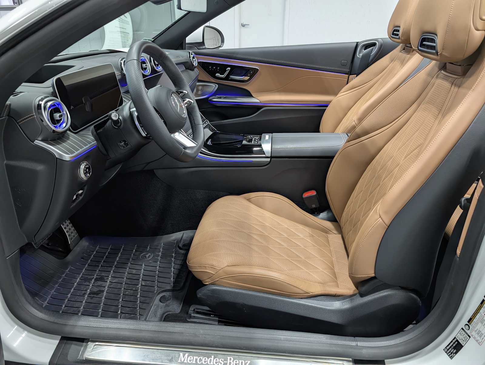 Certified 2026 Mercedes-Benz CLE 450 4MATIC Cabriolet image 5