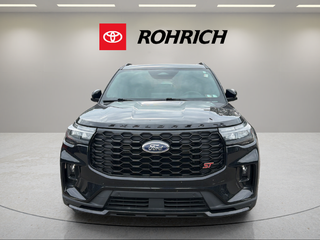 Used 2025 Ford Explorer ST w/ Sun And Sound Package AWD/4WD image 2