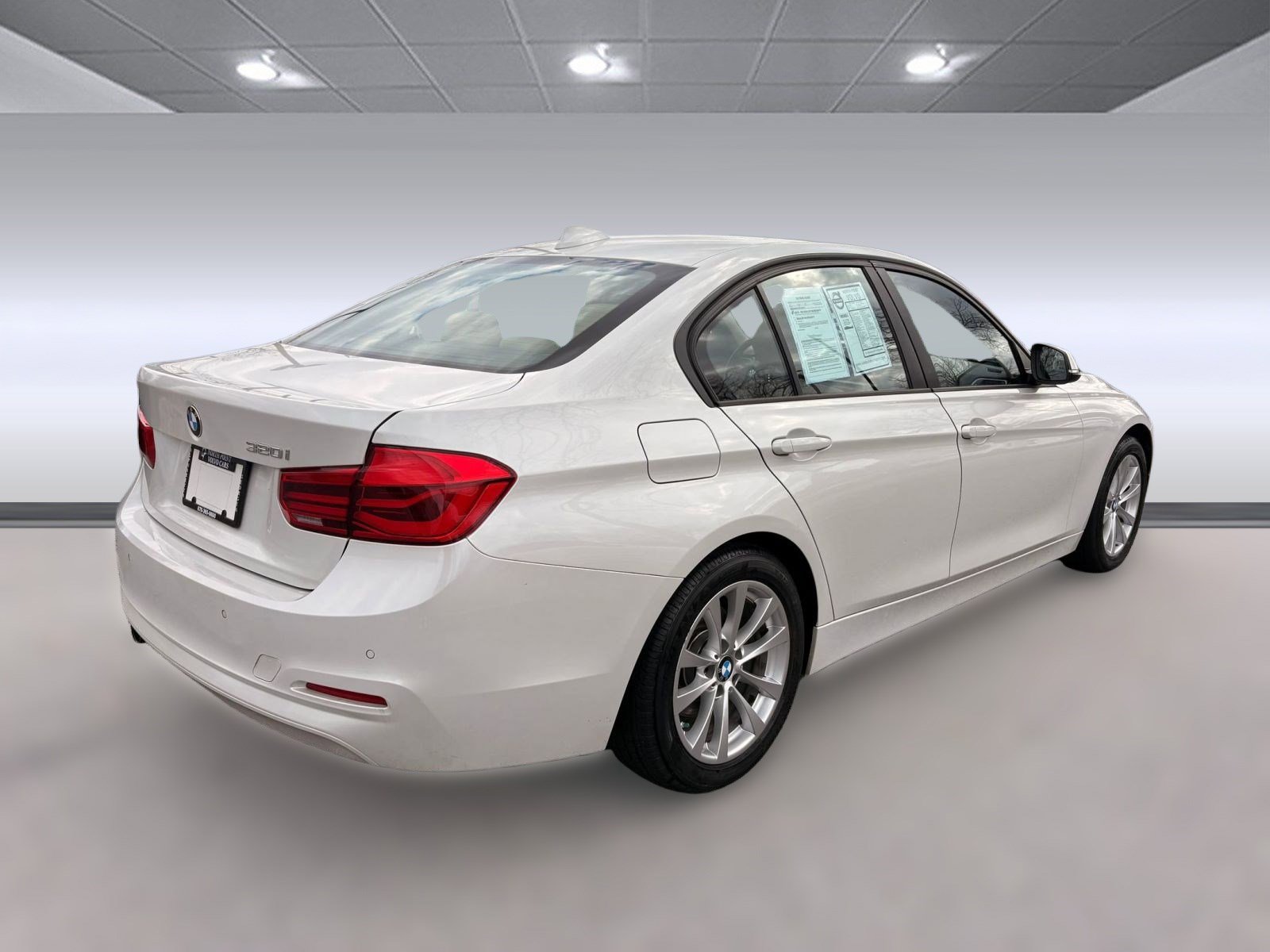 Used 2017 BMW 320i Sedan image 9
