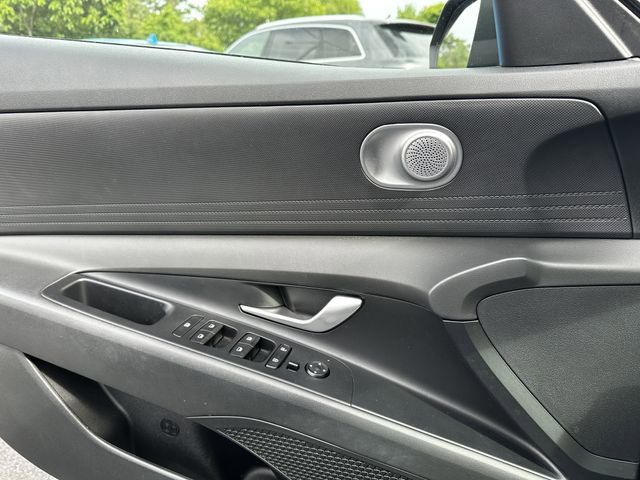 Used 2023 Hyundai Elantra SE FWD image 30