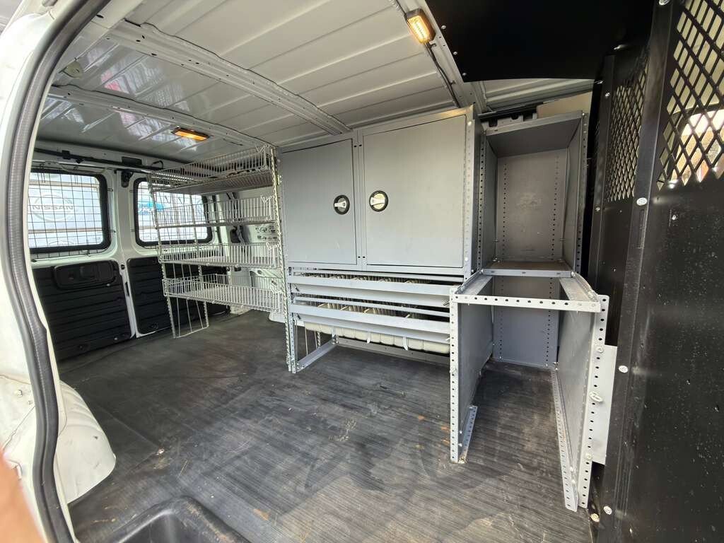 Used 2011 Chevrolet Express 2500 image 10