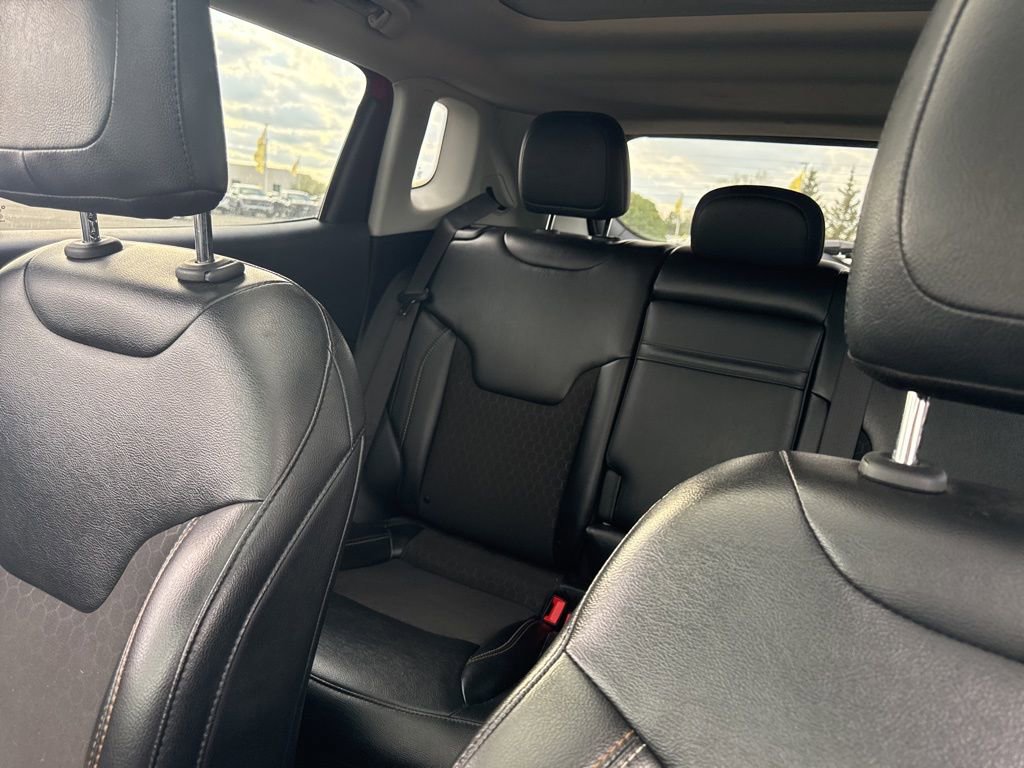 Used 2020 Jeep Compass Latitude w/ Cold Weather Group AWD/4WD image 24