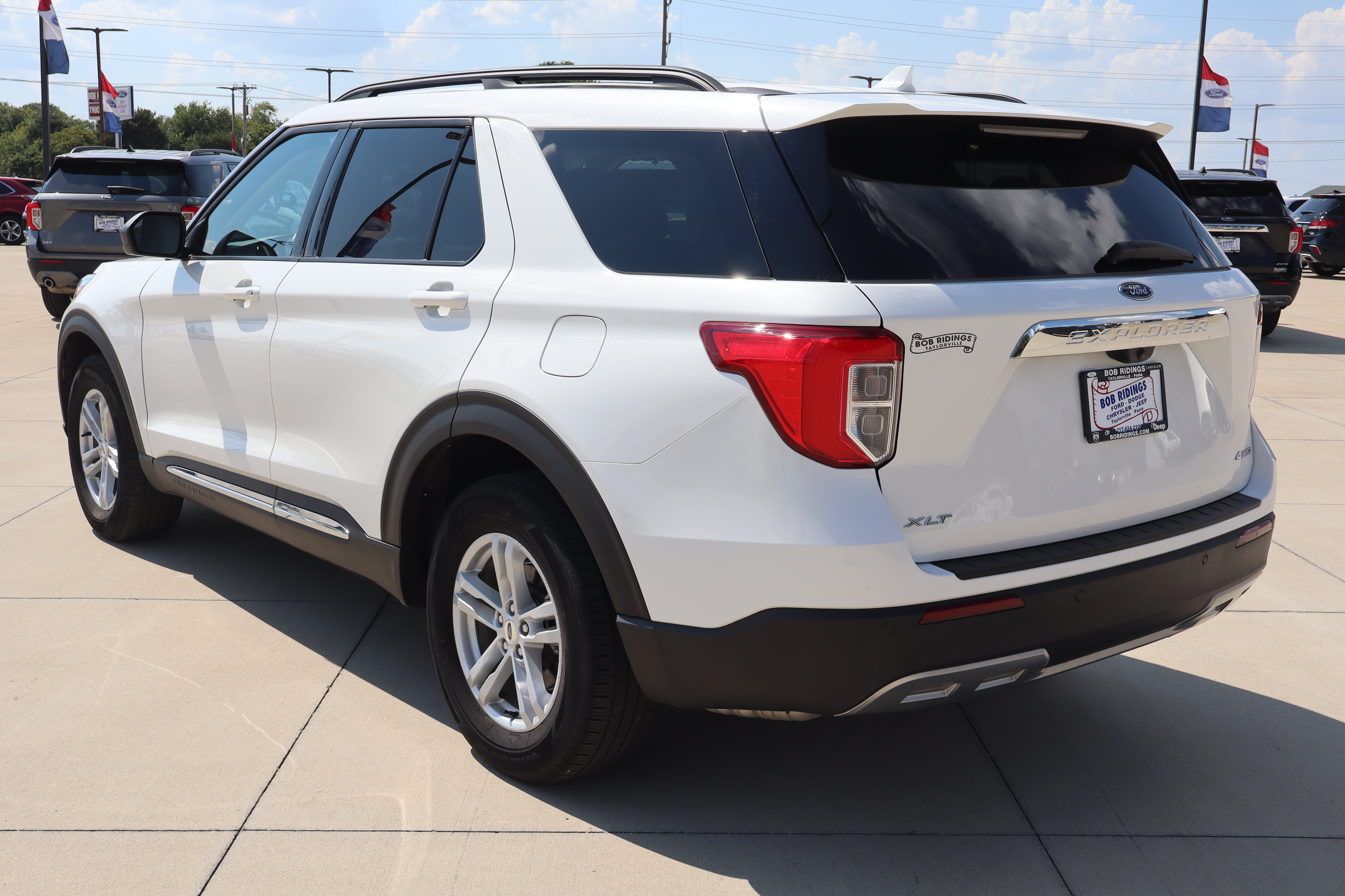 Used 2024 Ford Explorer XLT w/ Equipment Group 202A AWD/4WD image 7