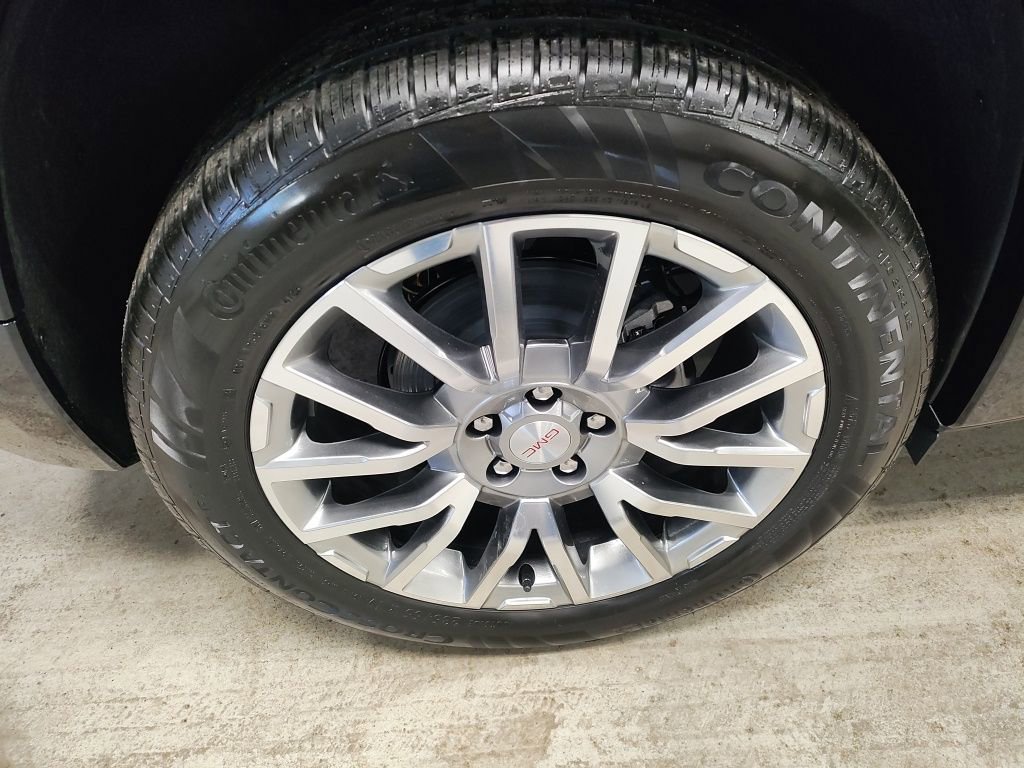 New 2026 GMC Terrain Denali w/ LPO, Floor Liner Package image 3