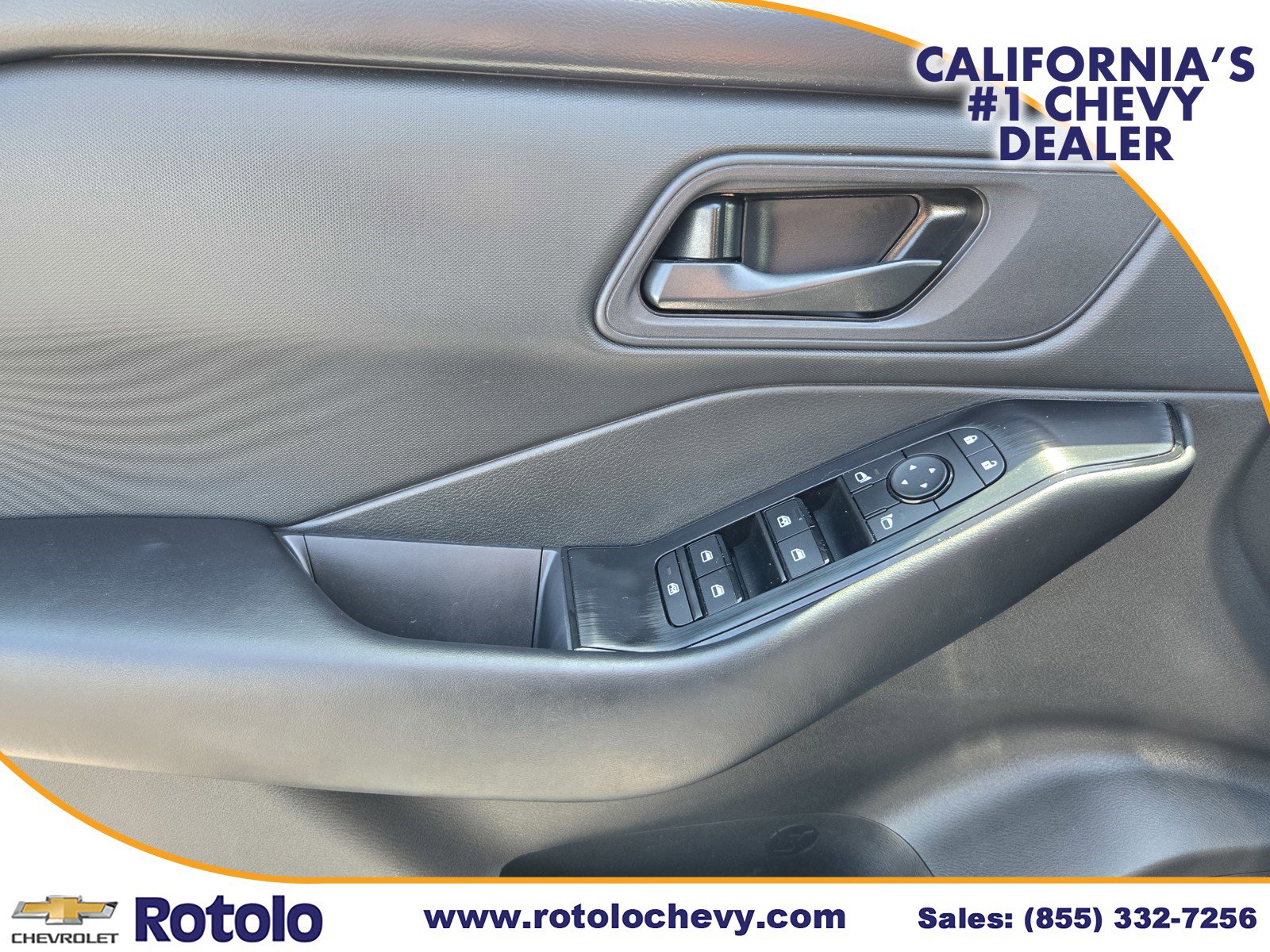 Used 2025 Nissan Rogue S image 18