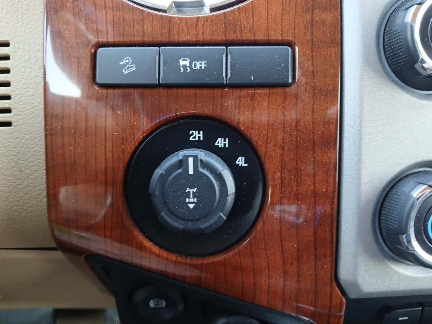 Used 2015 Ford F250 King Ranch w/ FX4 Off-Road Package AWD/4WD image 33