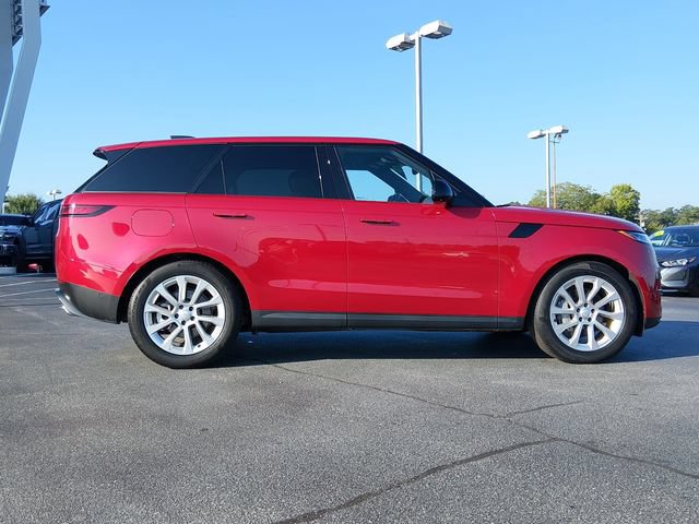 Used 2025 Land Rover Range Rover Sport SE AWD/4WD image 2