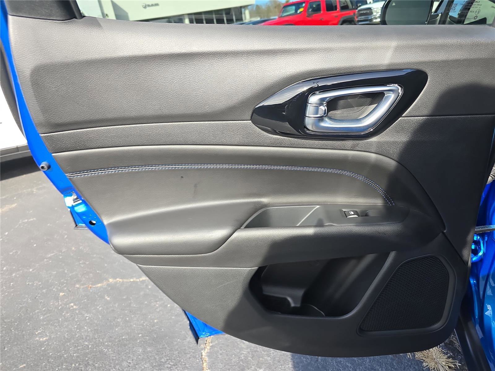 Used 2026 Jeep Compass Limited image 14