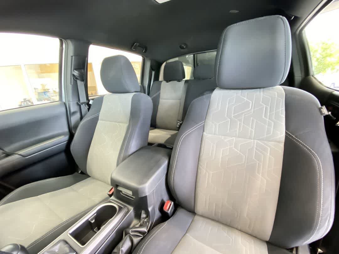 Used 2020 Toyota Tacoma TRD Sport w/ Technology Package AWD/4WD image 14